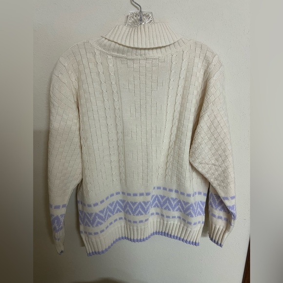 Vintage Cozy Cream and Purple Women's Sweater Alicia Petites - Picture 5 of 6